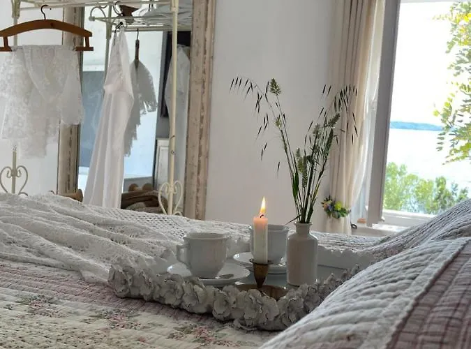 Robinson House Leticia * Cunski