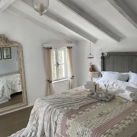 Robinson House Leticia Holiday home Cunski