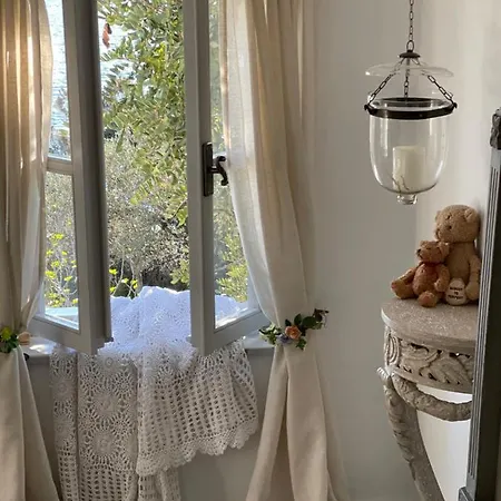 Robinson House Leticia *